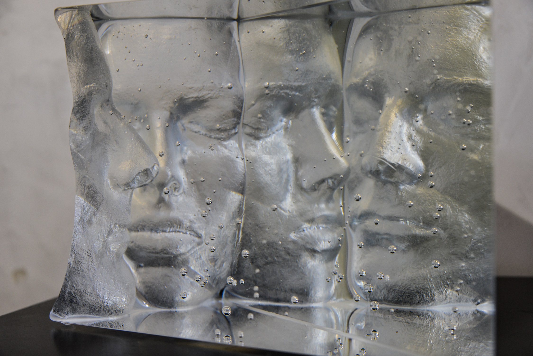 Galerie Barina - Pâte de verre et ardoise